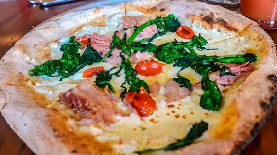 Via Napoli Ristorante e Pizzeria Via Napoli Ristorante e Pizzeria